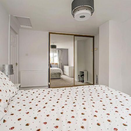 Centrally Situated 1 Bedroom House In Cumbernauld Esterno foto