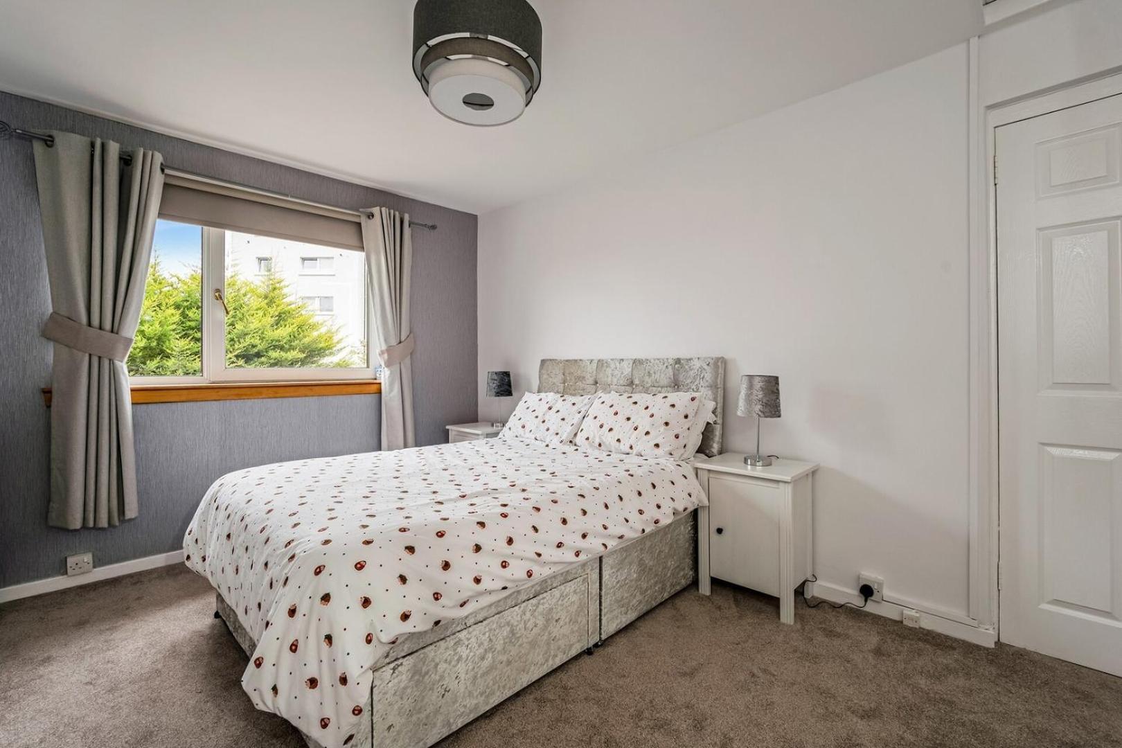 Centrally Situated 1 Bedroom House In Cumbernauld Esterno foto
