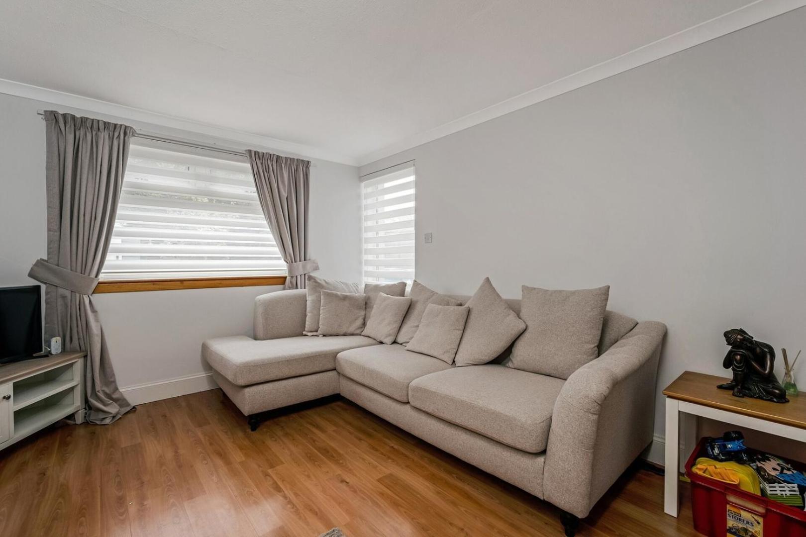 Centrally Situated 1 Bedroom House In Cumbernauld Esterno foto